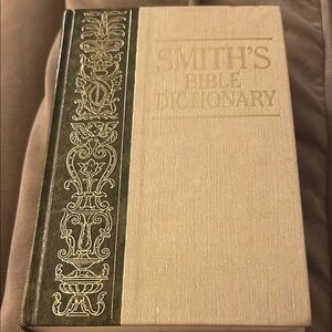 Smith's Bible Dictionary - Gold and Cream Edition